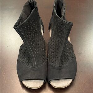 Earth Black Peep-Toe Perforated Boots